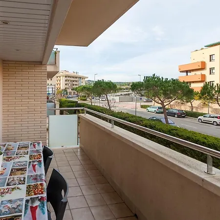 Comfortable With A Swimming Pool, 250m To The Sea. 아파트 *
