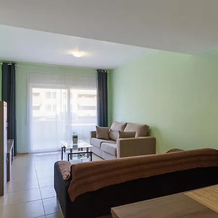 Comfortable With A Swimming Pool, 250m To The Sea. Lloret de Mar