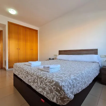 Apartment Comfortable With A Swimming Pool, 250m To The Sea.