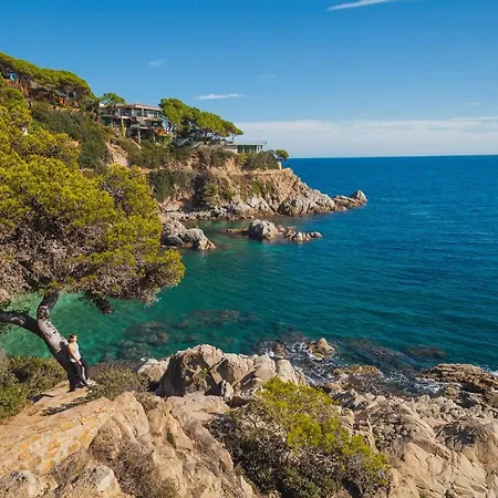 Apartment Comfortable With A Swimming Pool, 250m To The Sea. *