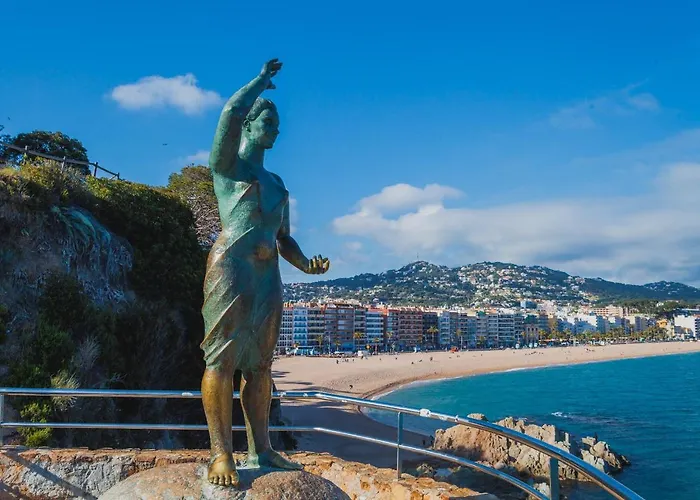 Apartament Comfortable With A Swimming Pool, 250m To The Sea.